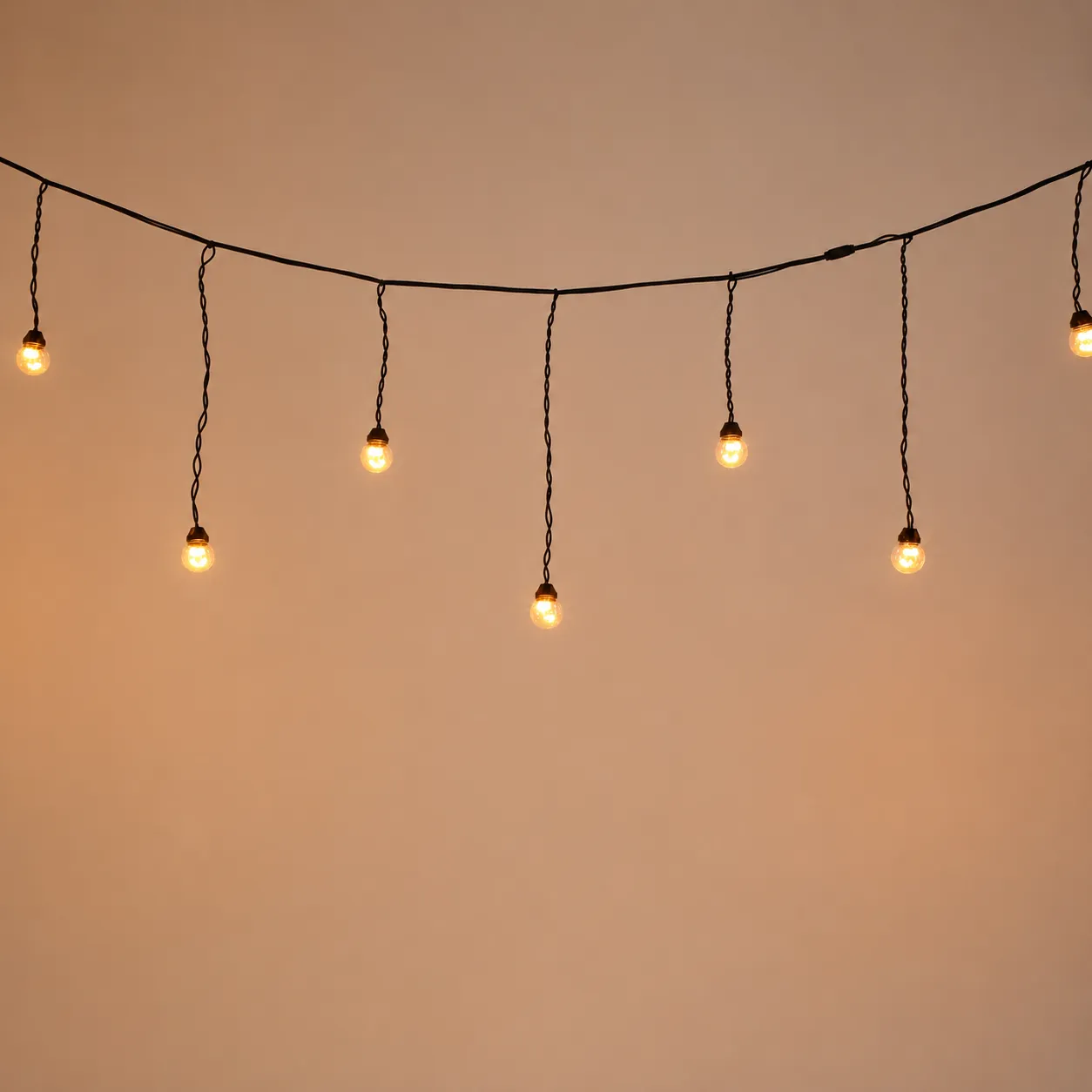 10M 20-Ball G45 LED Drop String Lights – Warm White