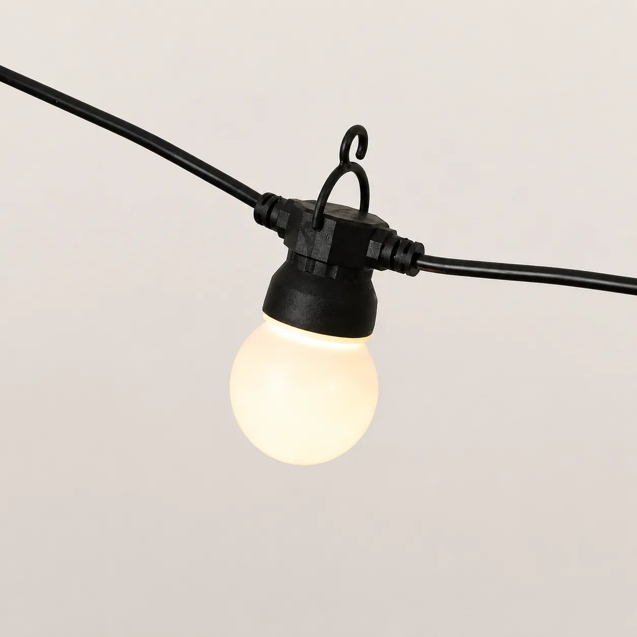 10M 20-Ball G50 LED String Lights – Warm White